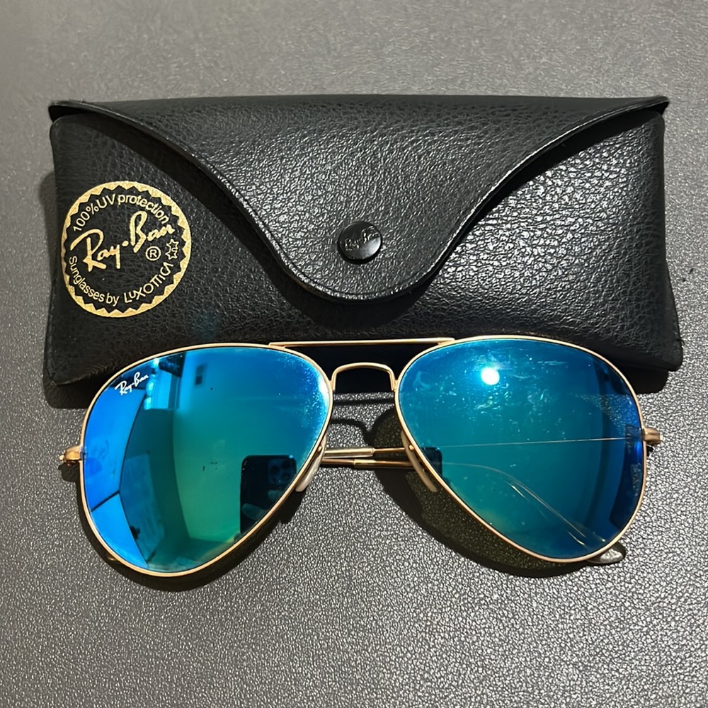 Ray-Ban aviator sunglasses with case